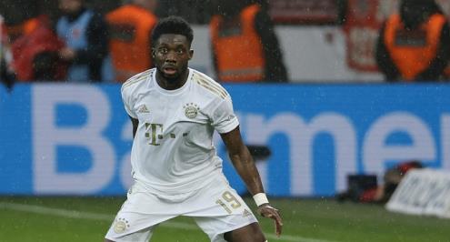 بعد تجاهل الريال.. ماركا: بايرن ميونخ يرسل إنذارًا نهائيًا لألفونسو ديفيز